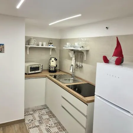 Casa Comoda E Centrale In Quartiere Storico Di Napoli-3